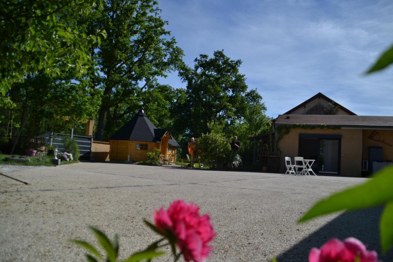 Alaguyauder Le Kota Bed and Breakfast Chatillon-sur-Broue Εξωτερικό φωτογραφία
